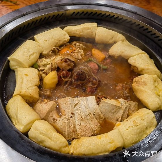 山河屯小锅烀饼铁锅炖(龙腾万都汇店)