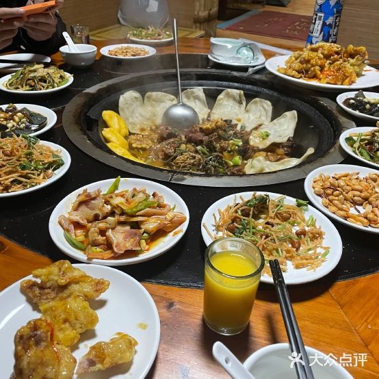 醉东醉北铁锅炖(湖滨店)