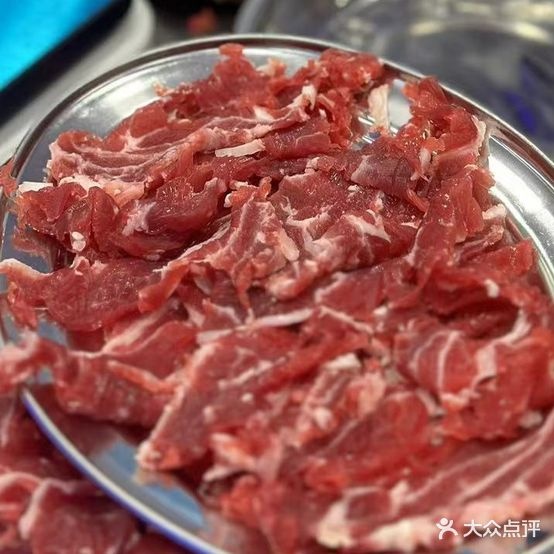 文哥港捞鲜活市场卖锅