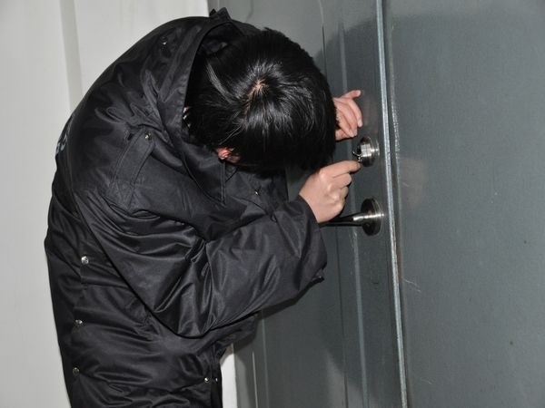 吴氏开锁换锁保险柜汽车钥匙