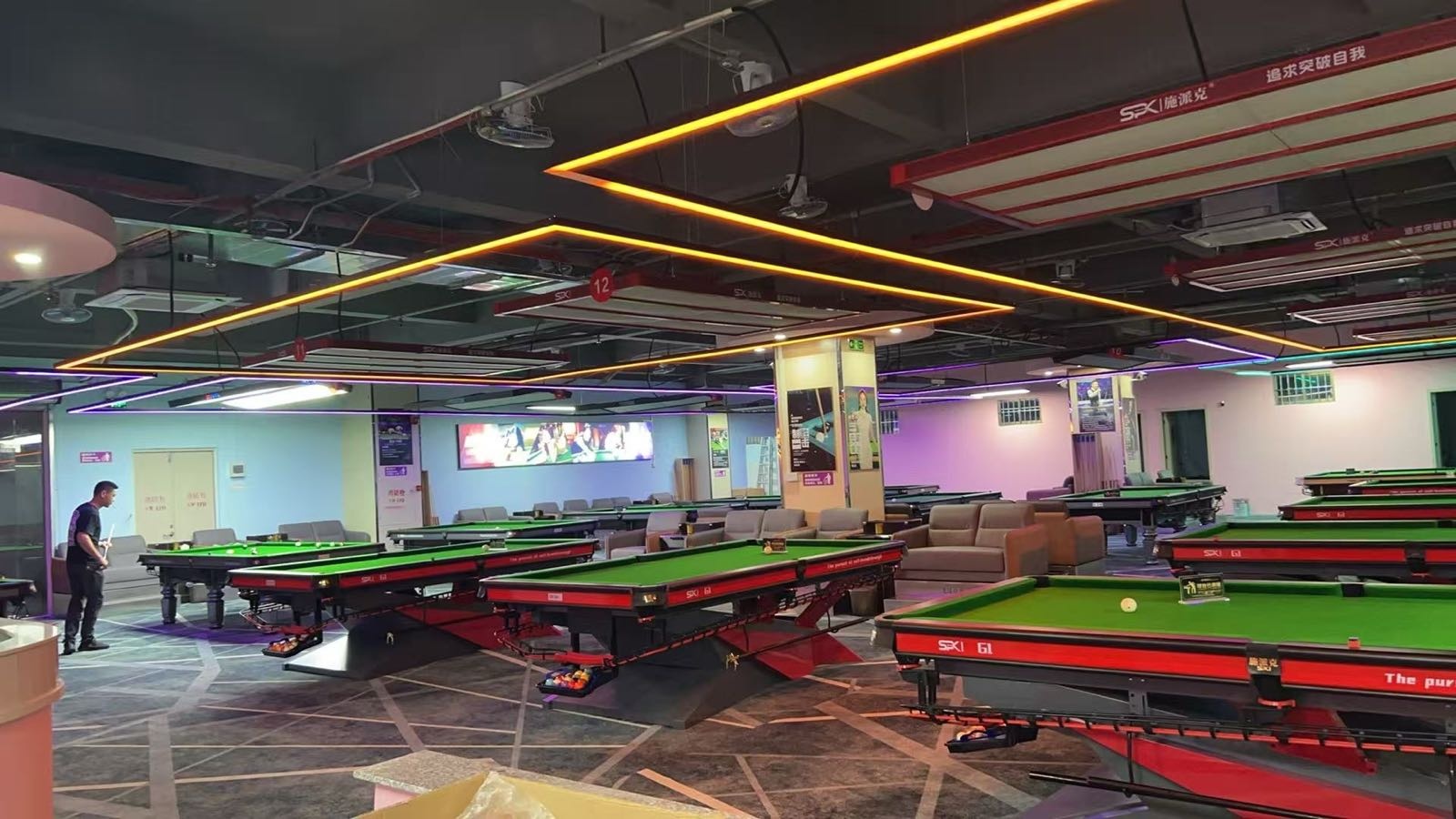 龙运台球(雅瑶店)