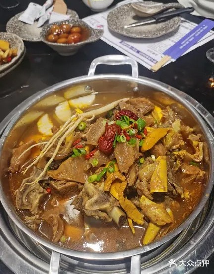 贺牛堂大盆牛骨鸡头巴脑牛排牛尾锅(桥北店)
