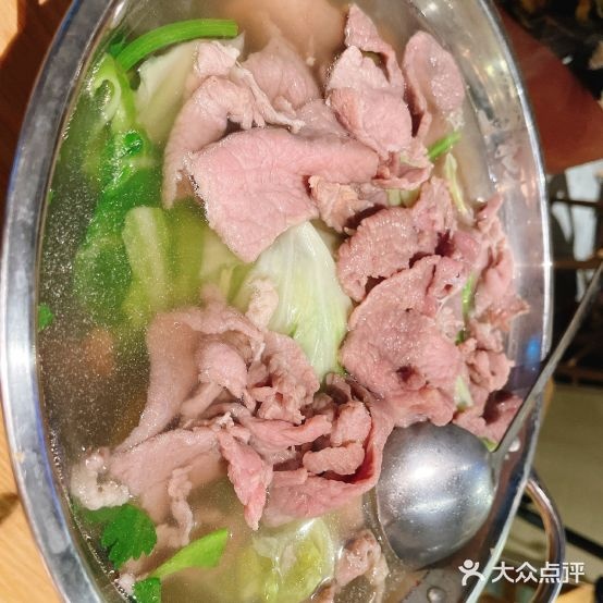 肖四女乐山翘脚牛肉(大宁店)