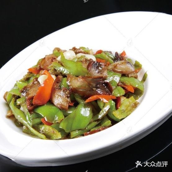 叁两叁酒吧馆