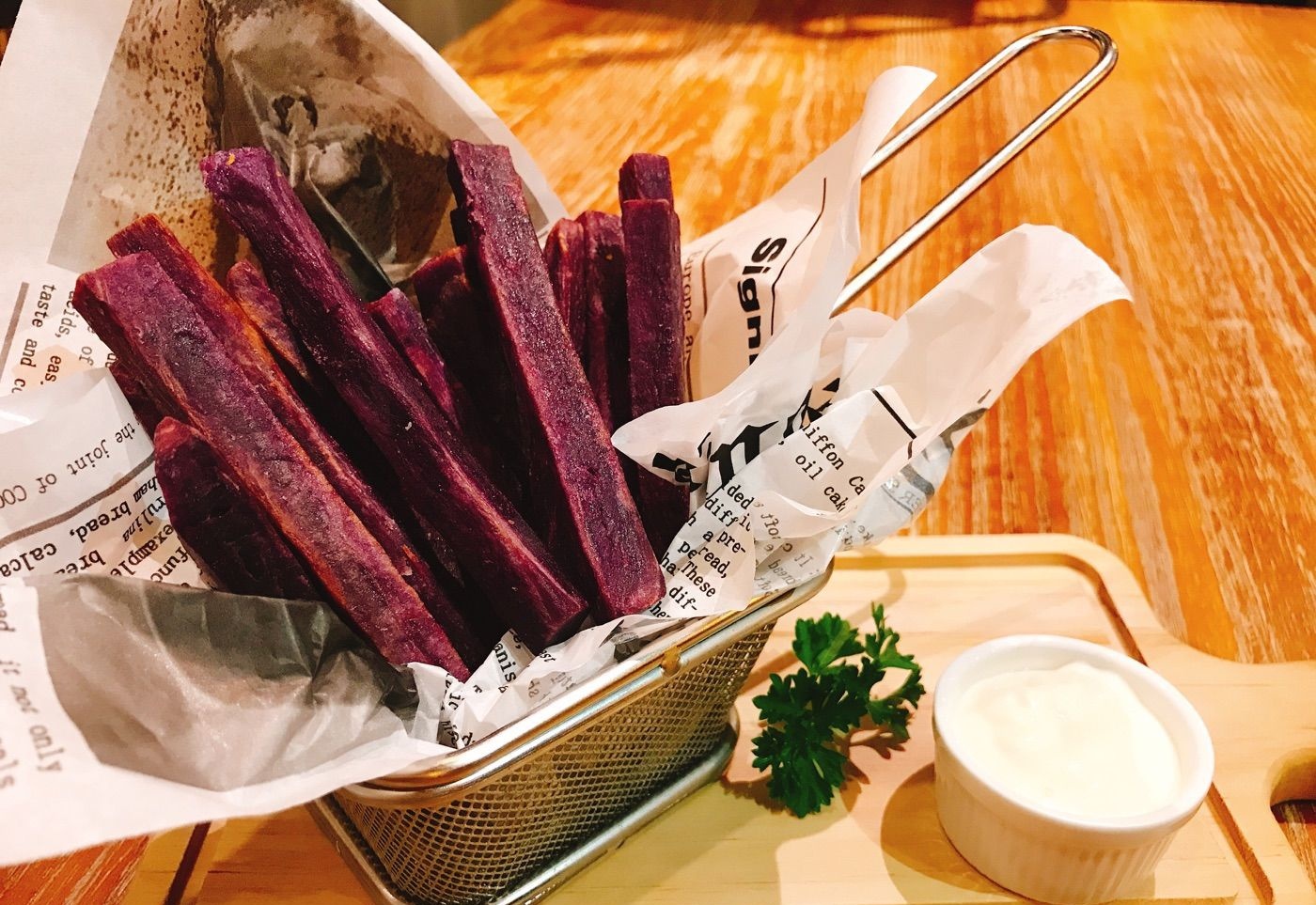 伊一湖畔餐厅海鲜烧烤精酿(亚龙湾壹号小镇·奥特莱斯店)