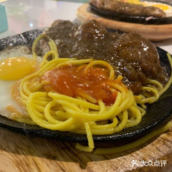 哈根牛牛牛排风自助餐厅(万泰汇购物中心店)