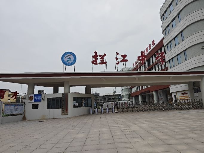四川省遂宁市拦江中学-大门