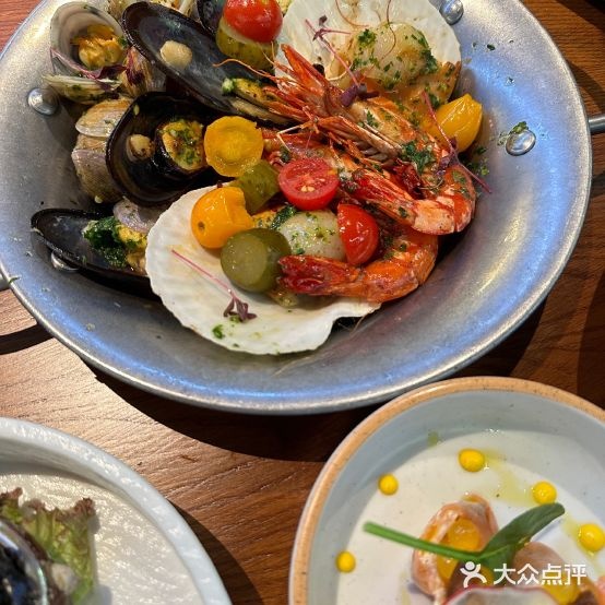 SOL TAPAS·阳光塔帕斯现代派西班牙融合料理(烟台山总)