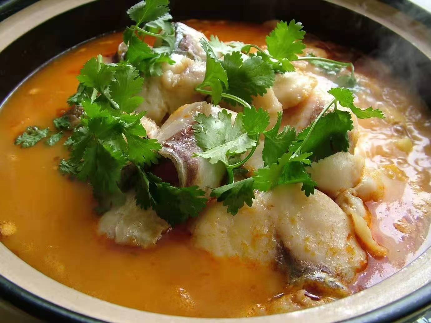 回味石锅鱼