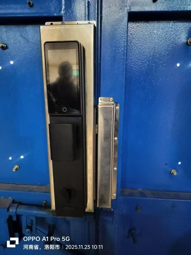 全城开锁换锁指纹锁配汽车钥匙