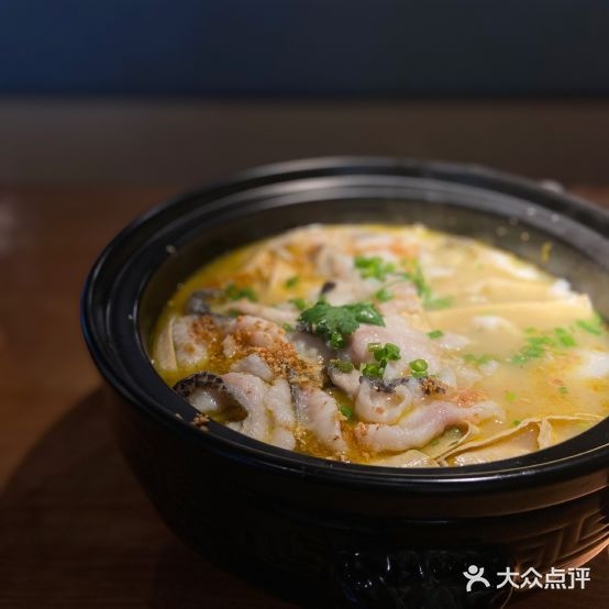 庆菜堂锅艨一重九榴璩(荆州吾悦广场店)