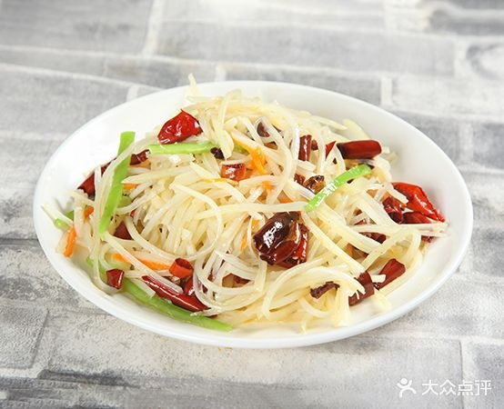 东北特色铁锅炖(高港店)