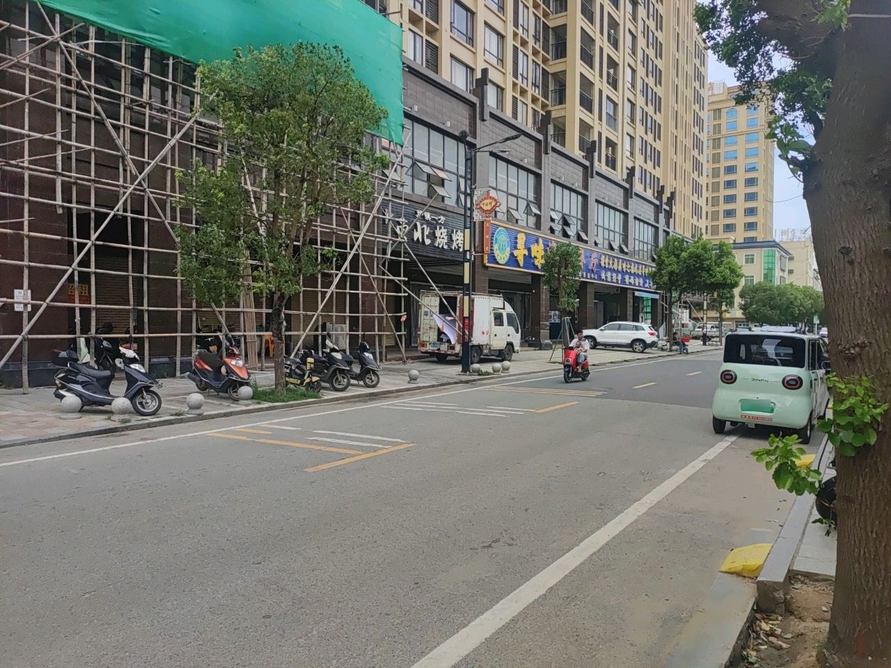 炉镇一方东北烧烤(南澳路店)