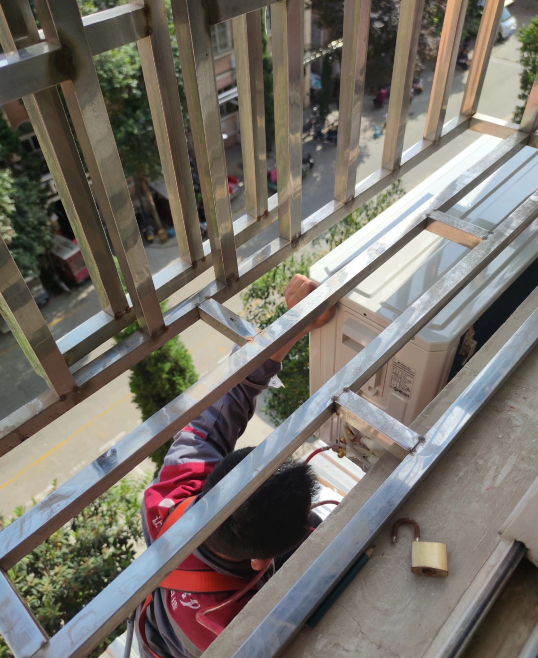 琳琳空调维修回收部