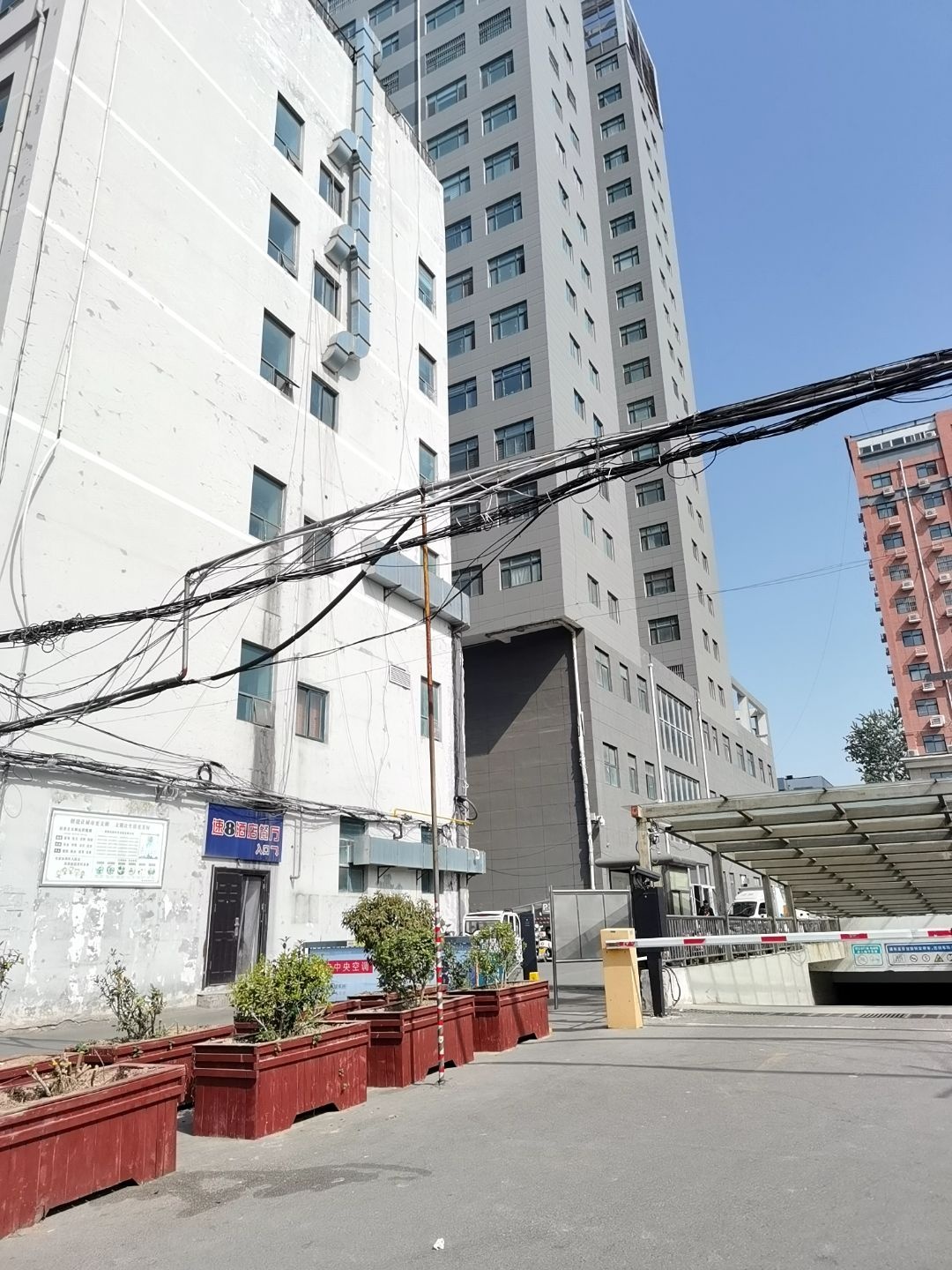 速8酒店(濮阳中原路赛博店)