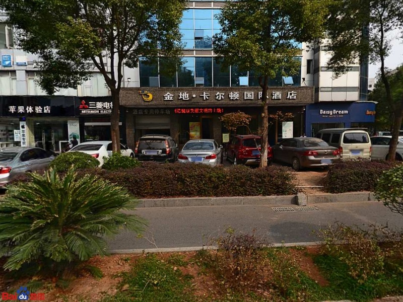 上饶行政中心亚朵酒店-专用停车场