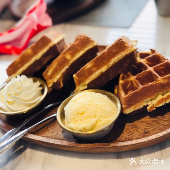 QING's BISTRO