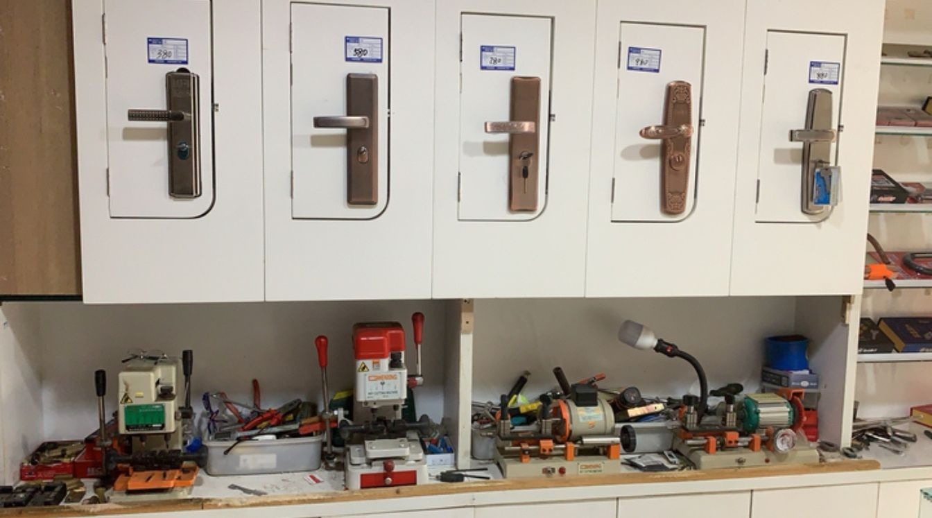 陈氏锁行开锁换锁(怡湖西路店)