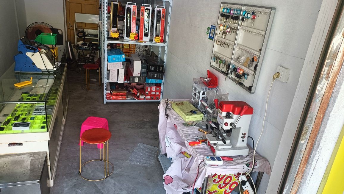 七个六开锁换锁配汽车钥匙