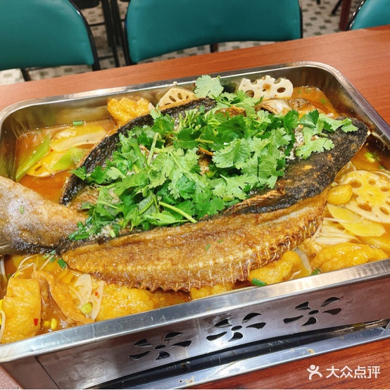 巷口烤鱼牛蛙小龙虾烧烤