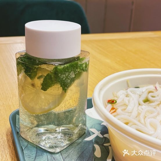 菀(山暖锆闻生活店)