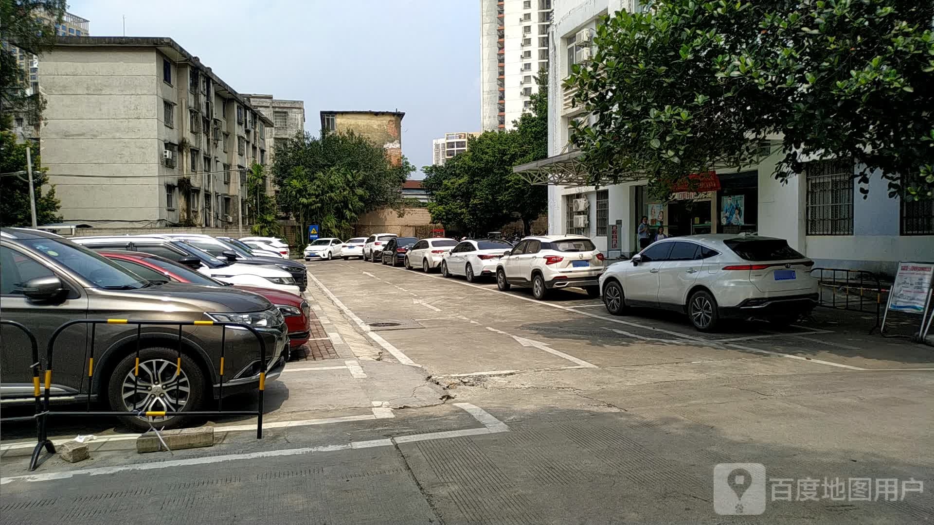 防城港市第一人民医院-地上停车场