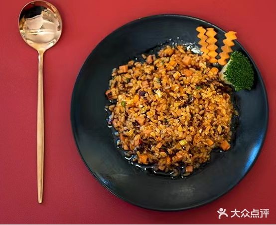 饭局炒饭炸串冷面卷臭豆腐