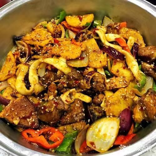 伊合源高原特色美食城