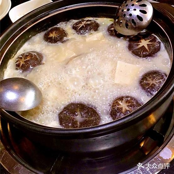 广东猪肚鸡(瑞丽总店)