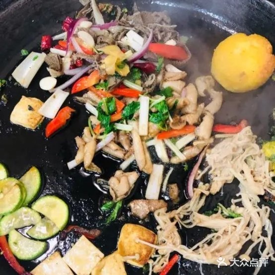 火塘里烤肉(珠海路店)