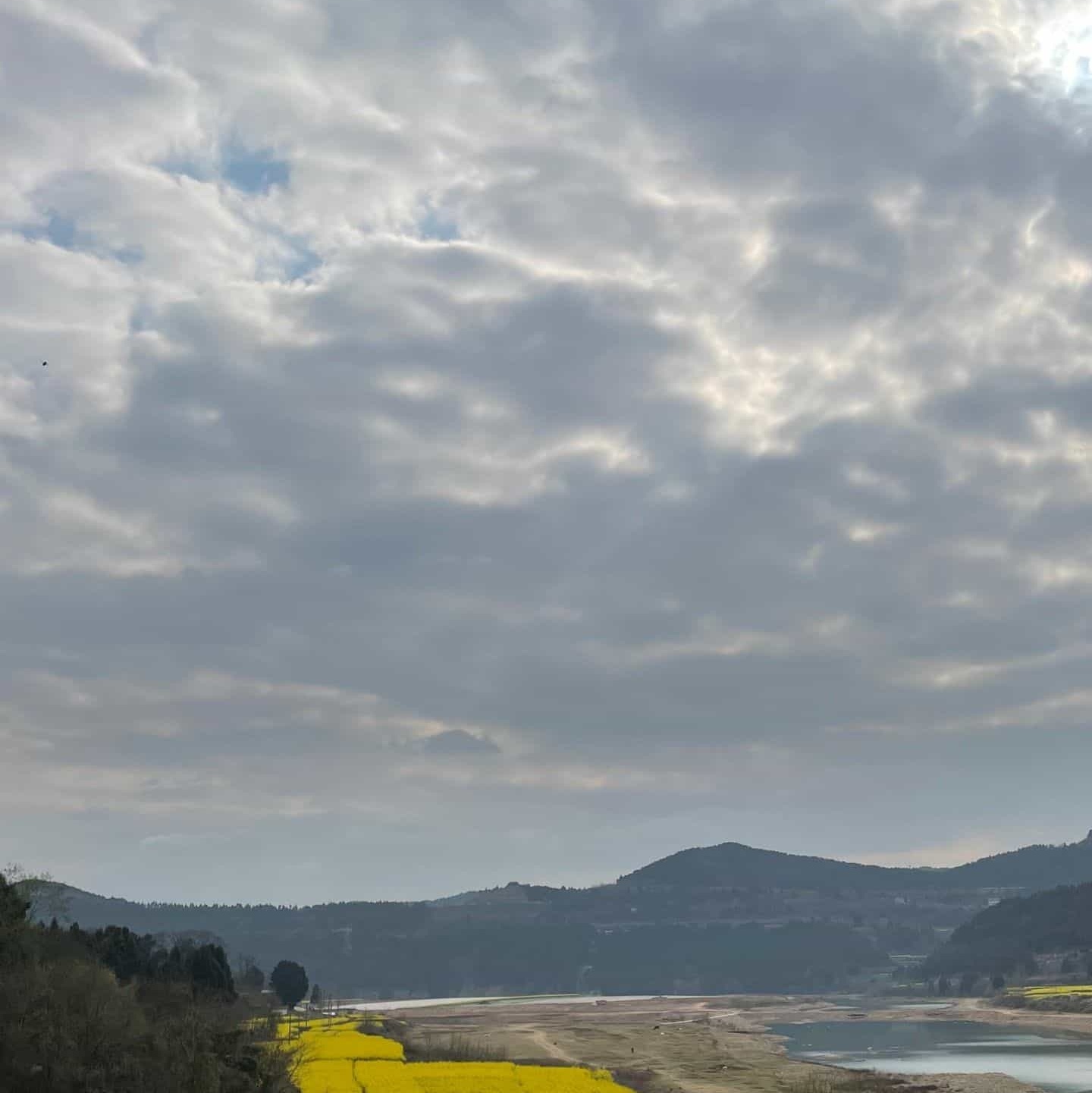 鸭鹤岩风景区