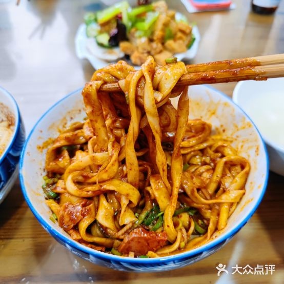 麦香油泼面(西矿街店)