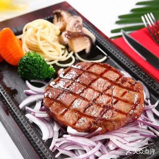 月伴哆卤肉火锅·牛排披萨(第九档口店)