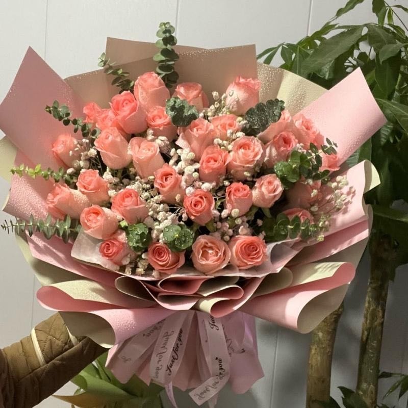 轻素栖花里