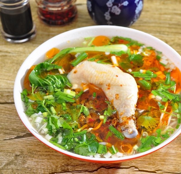 与鲜见面·重庆小面·烧烤(海城店)
