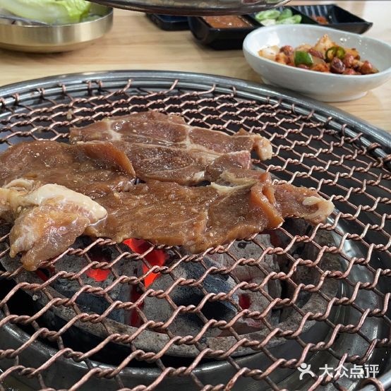 牛信亭韩式料理·炭火烤肉(紫藤路店)