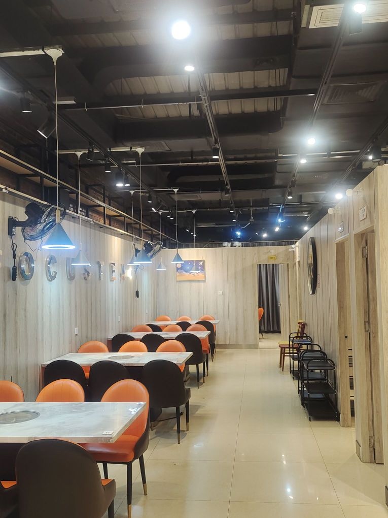 鱼师傅脆肉鲩鲜牛肉火锅餐厅