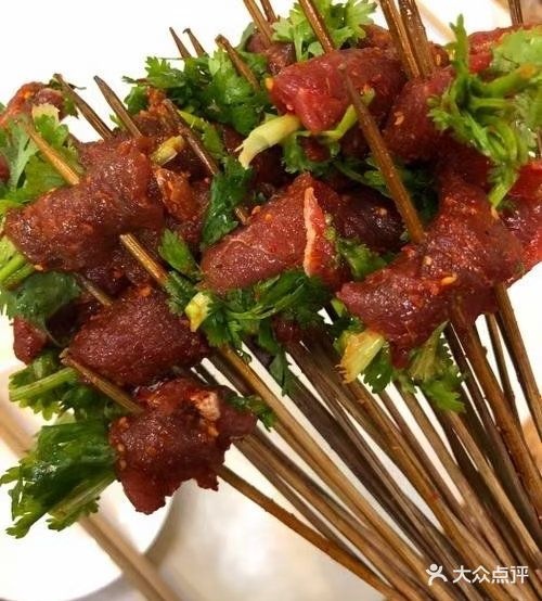 80怒火鲜牛肉花串串自助火锅