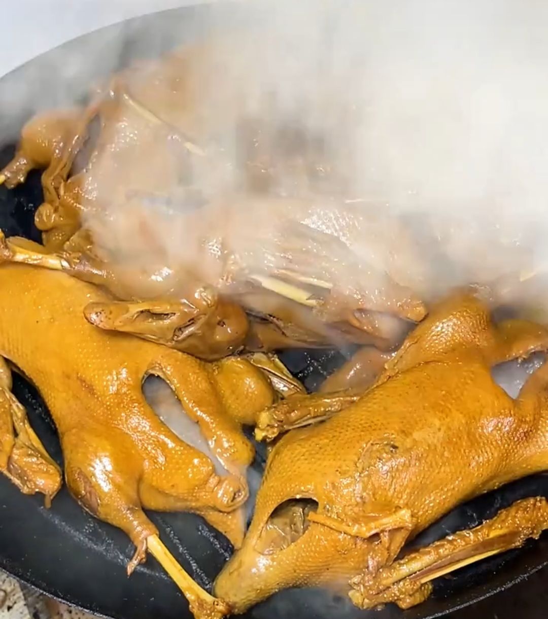 荷乡衡湖烤鸭蛋熏乳鸽熏老鹅