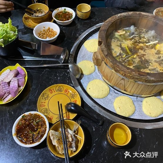 景鲤燚木桶饭
