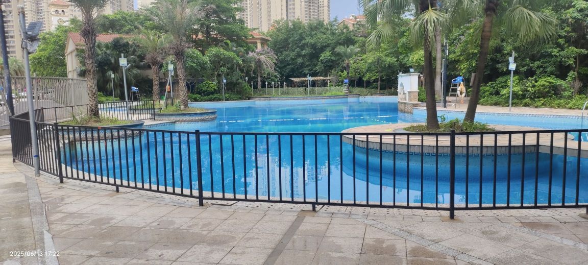 阳光海岸游泳池