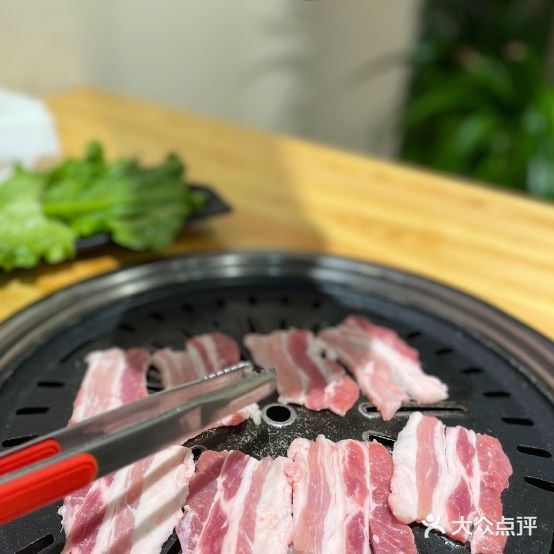 牛小二炭烤肉