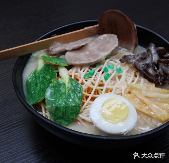 穗艺轩豚骨头手擀面(公园路店)