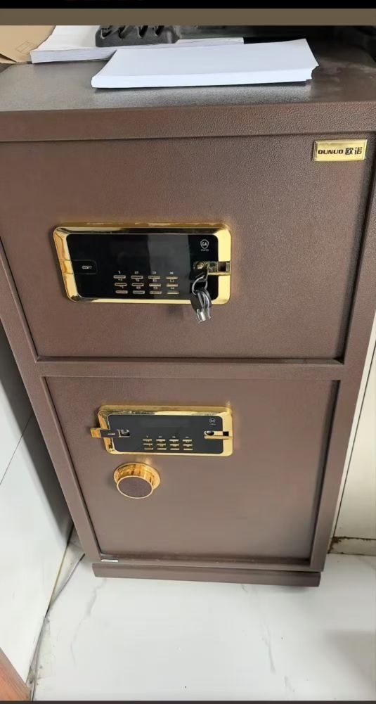 阿龙开锁换锁汽车钥匙配遥控器疏通管道