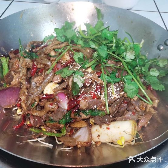 吕记黔江鸡干锅(巴州店)