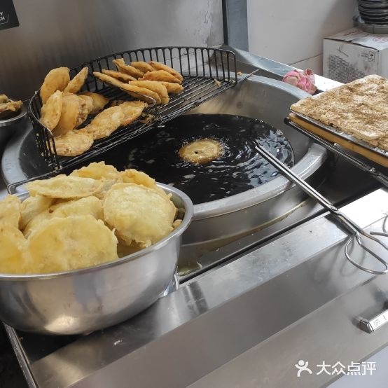 无名油糕(饵块店)