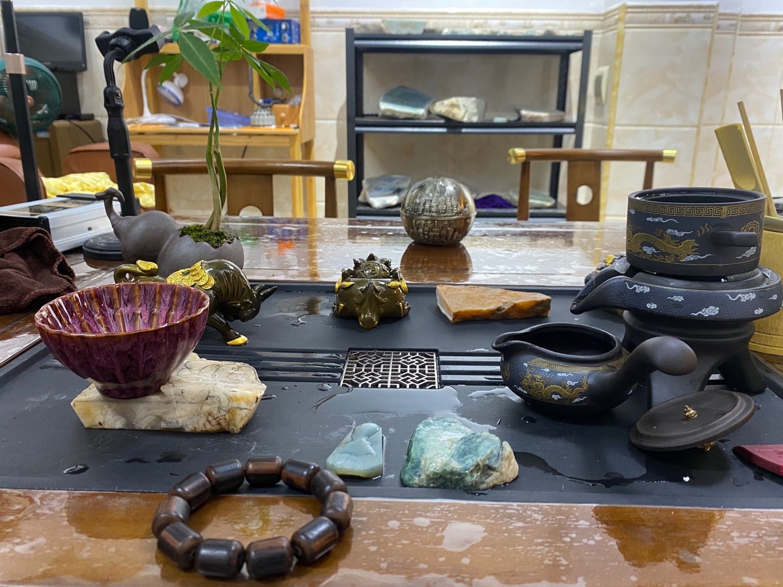 一家玉雕工作坊(玉德缘翡翠分店)