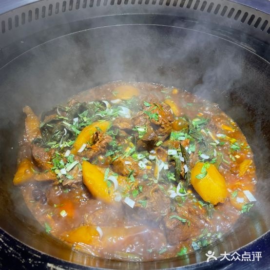 山河屯铁锅炖(小营路店)