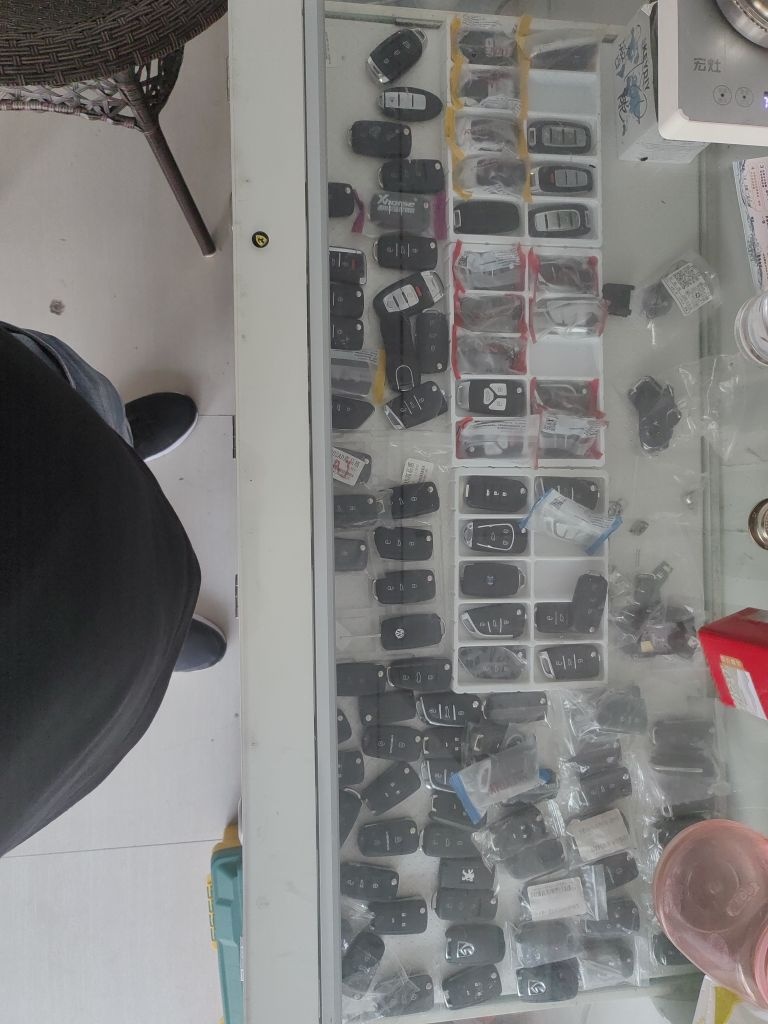 国栋开锁汽车钥匙