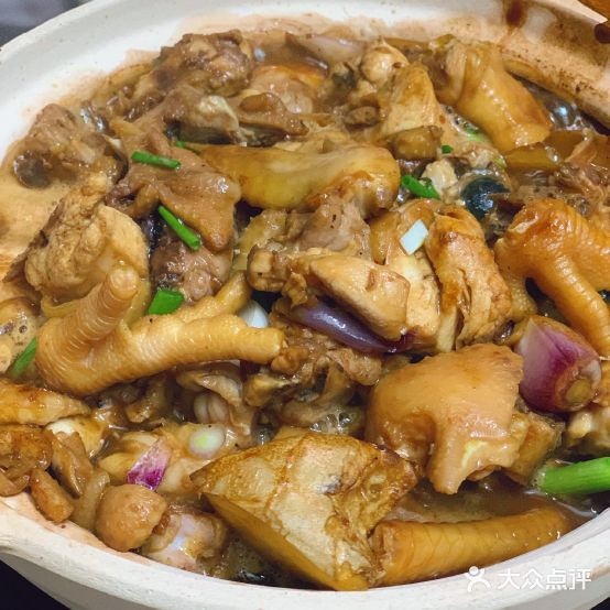 农村猪兄弟牛杂煲(东平总店)
